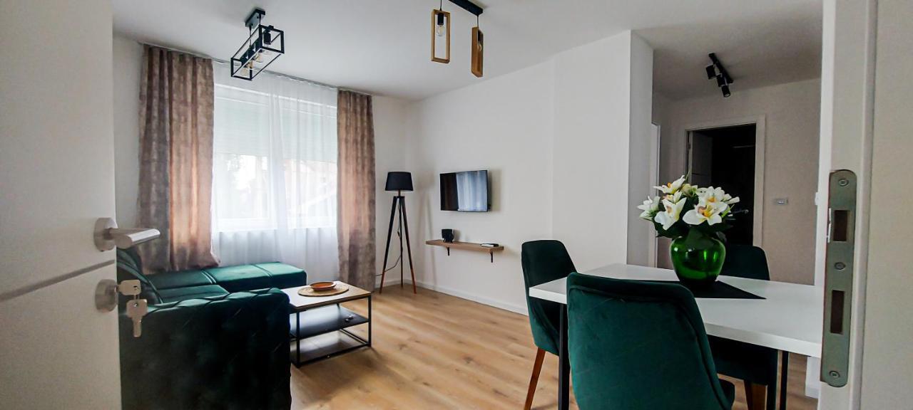 La Casa Apartments Jagodina Bagian luar foto