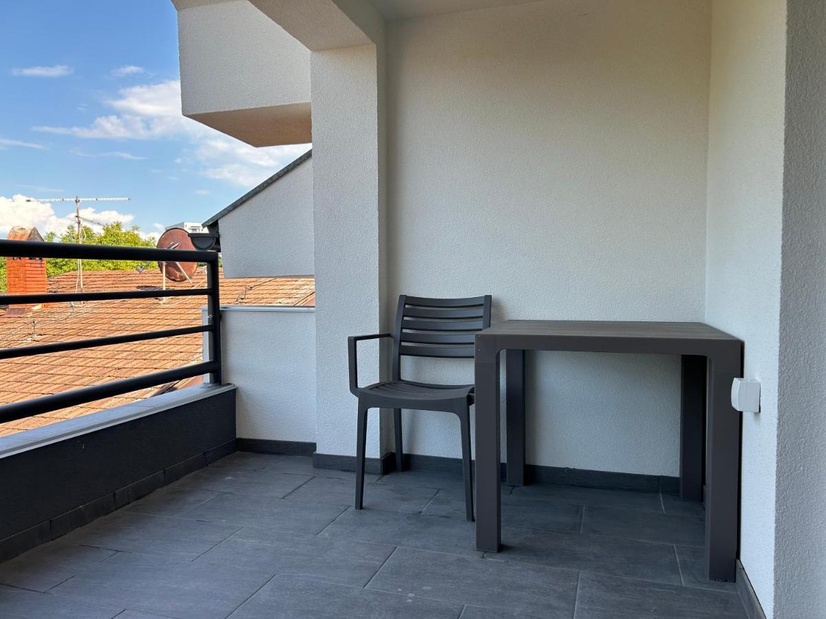 La Casa Apartments Jagodina Bagian luar foto