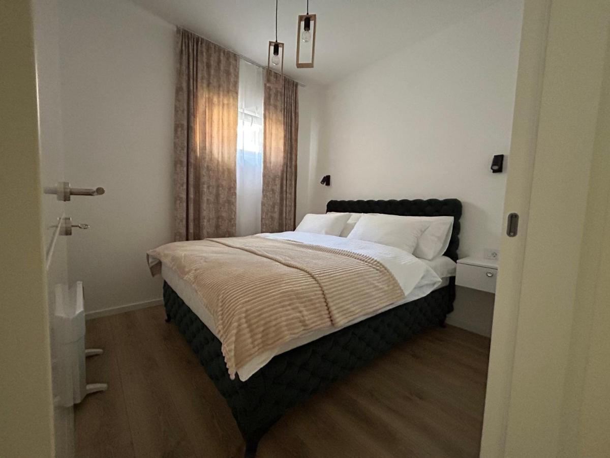 La Casa Apartments Jagodina Bagian luar foto