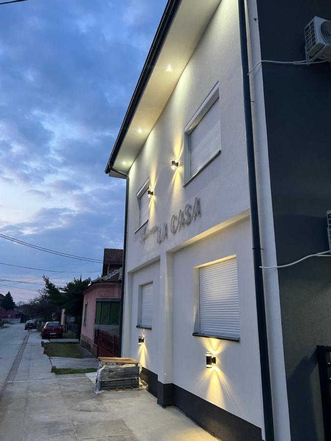 La Casa Apartments Jagodina Bagian luar foto