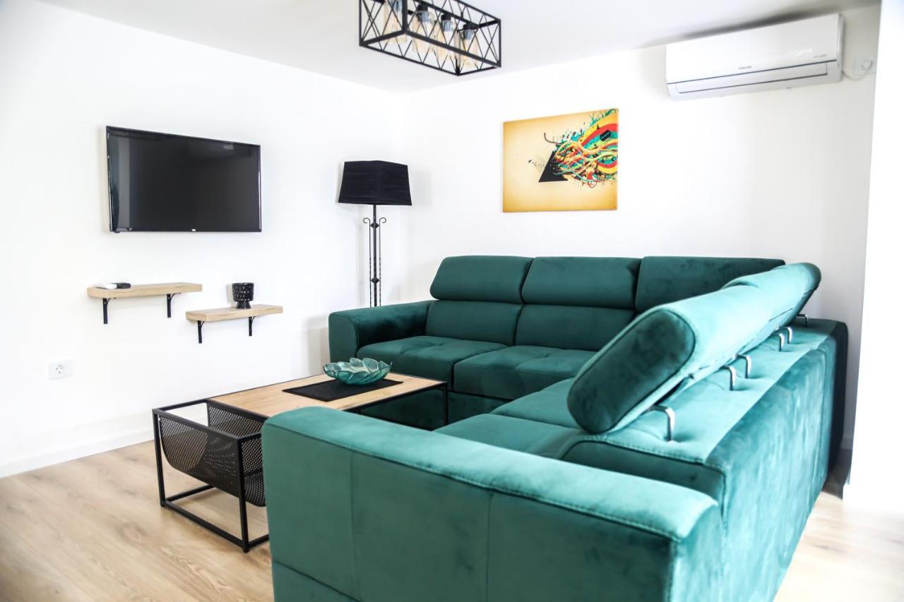 La Casa Apartments Jagodina Bagian luar foto