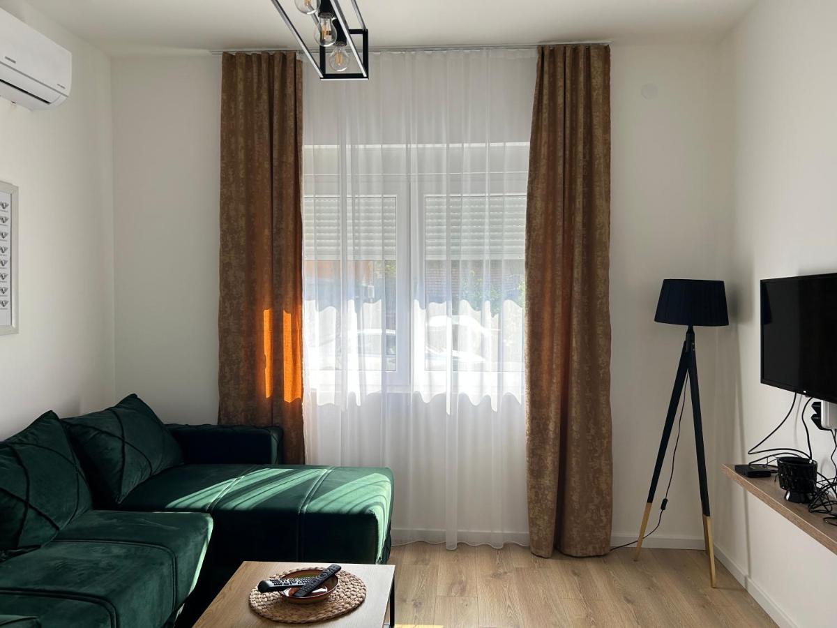 La Casa Apartments Jagodina Bagian luar foto