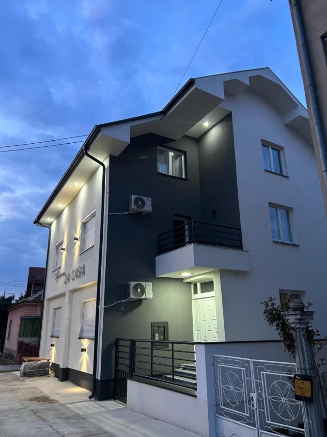 La Casa Apartments Jagodina Bagian luar foto